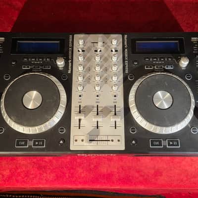 Numark Mixdeck Express DJ Controller image 1