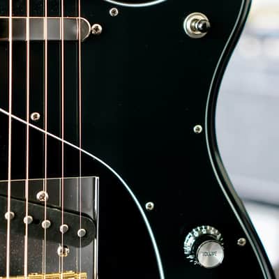 Veritas Custom Texas Miracle Black & Silver Roasted Neck Longhorns 2026 image 3