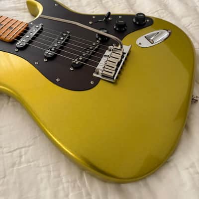 Fender American Ultra II 70th Anniversary Stratocaster with Maple Fretboard 2024 - Solar Flare image 4