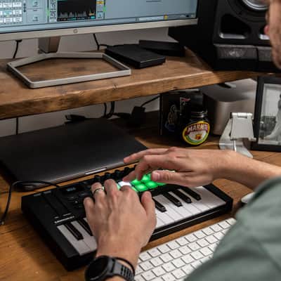 Novation Launchkey 25 MK4 MIDI Keyboard Controller image 11
