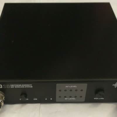 LEM L3000SD Switching Diversity UHF Wireless Microphone System + Mikrofon image 3