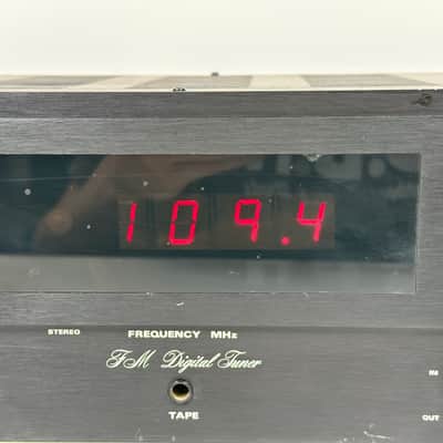 Vintage SAE 8000 Mark VIII FM Stereo Digital Tuner image 3