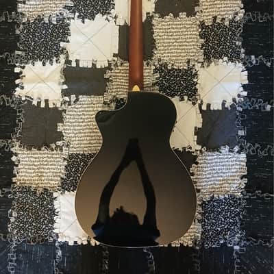 Fender Kingman Bass with Fender Gigbag image 4