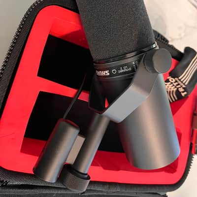 Shure SM7B with Fethead and Case Cardioid Dynamic Microphone 2001 - Present - Black image 8