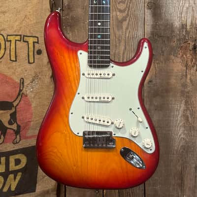 Fender American Deluxe Stratocaster with Rosewood Fretboard 2002 - Aged Cherry Burst image 9