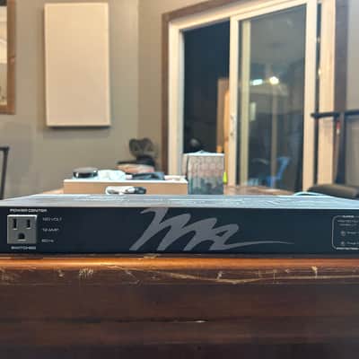 Middle Atlantic PD-915RV-RN Power Conditioner image 1