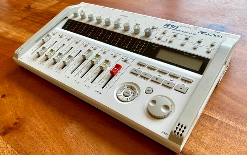 Zoom R16 USB Audio Interface / Digital Multitrack Recorder / Control Surface 2010s - White image 1