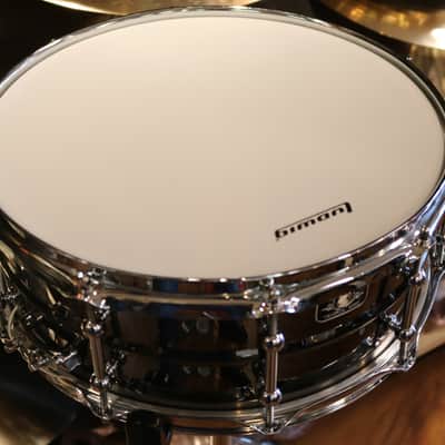 Ludwig 5.5X14 Universal Brass Snare Drum With Triple Flanged Chrome Hoops image 3