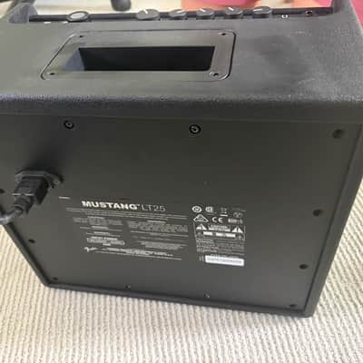 Fender Mustang LT25 25-Watt 1x8" Digital Modeling Guitar Combo 2019 - Present - Black image 3