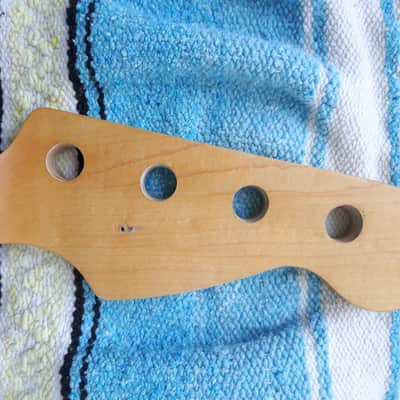 WD 21 Fret Jazz Bass Neck Rosewood Fretboard 34" Scale image 4