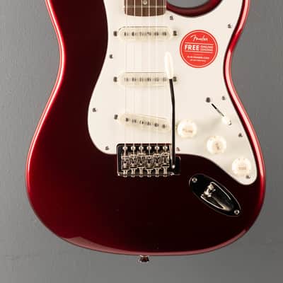 Squier Classic Vibe 60’s Stratocaster - Candy Apple Red image 2