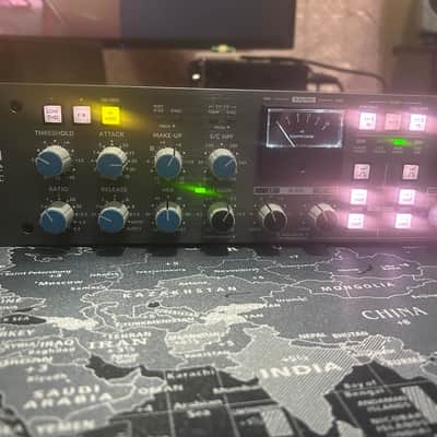 Solid State Logic The Bus+ Stereo Rackmount Compressor 2022 - Present - Black image 5