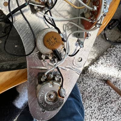 Fender Stratocaster Left-Handed with 3-Bolt Neck, Maple Fretboard 1977 - Natural image 6