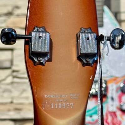 Danelectro Long Horn 58 Bass LEFTY ZURDO ( Super Limited) W/ Foam Case Copper Burst image 7