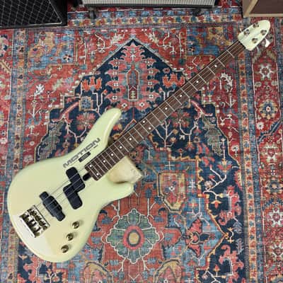 Yamaha Motion Bass MBIII Super Edition Short Scale Bass w/HSC 1980's - Pearl White image 7