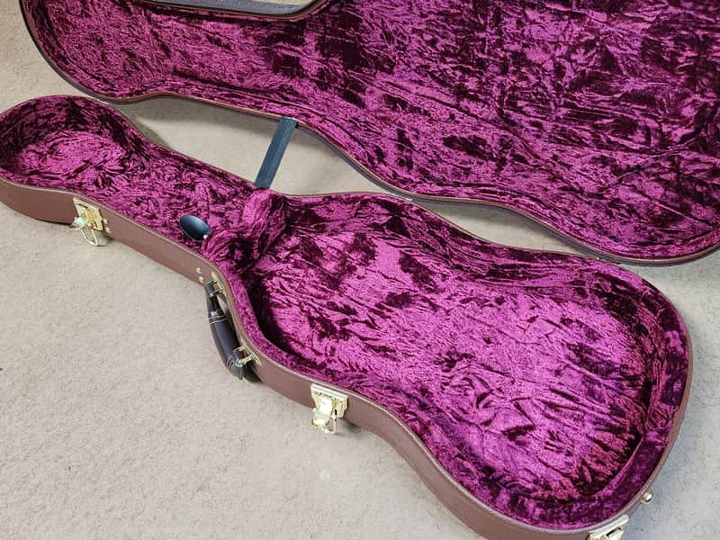Hardshell case for Tele/Strat LIKE NEW! image 1