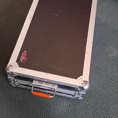 Gator G-TOUR-PEDALBOARD-LGW Large ATA Pedalboard 24x11" with Wheels 2010s - Black image 4