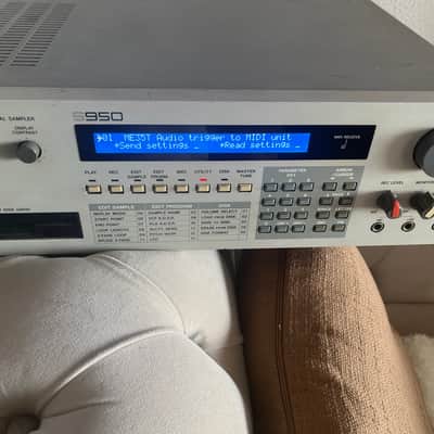 Akai S950 MIDI Digital Sampler 1988 - White image 2