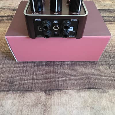 Universal Audio Ruby ’63 Top Boost Amplifier 2022 - Present - Ruby / Silver image 2