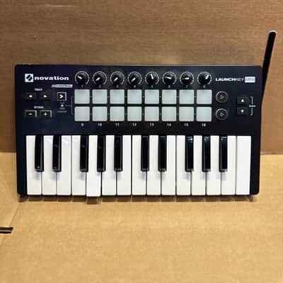 Novation Launchkey Mini 25-Note USB Keyboard Controller, MK2 Version