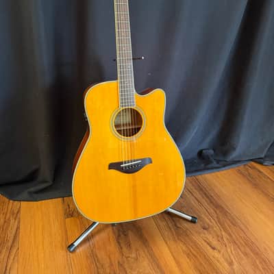 Yamaha FGC-TA TransAcoustic - Natural image 2