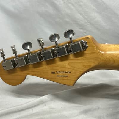 Fender Road Worn '60s Stratocaster Strat Electric Guitar - 3-Color Sunburst image 9