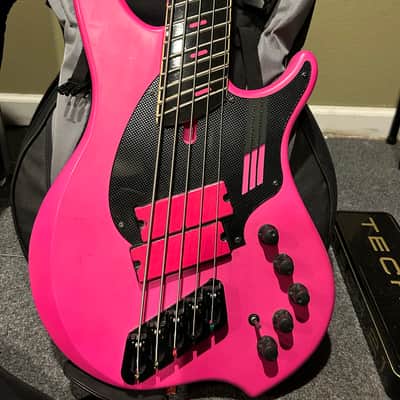 Dingwall NG-2 2015 - Pink image 2