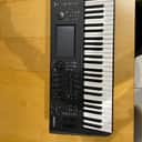 Yamaha MODX6 Synthesizer
