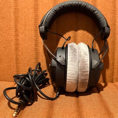 Beyerdynamic DT 770 Pro 80 Ohm 2010s - Black image 2