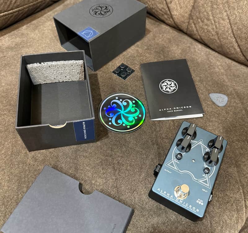 Open Box - Darkglass Electronics Alpha Omicron bass overdrive distortion Preamp pedal