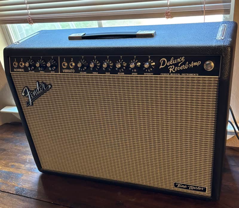 Fender Tone Master Deluxe Reverb 2-Channel 22-Watt 1x12" Guitar Combo image 1