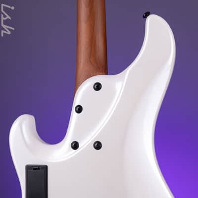 Ibanez Mode MDM1000 4-String Bass Pearl White image 10