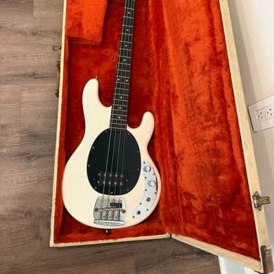 Music Man Cutlass Bass I 1983 - 1984 - White image 2