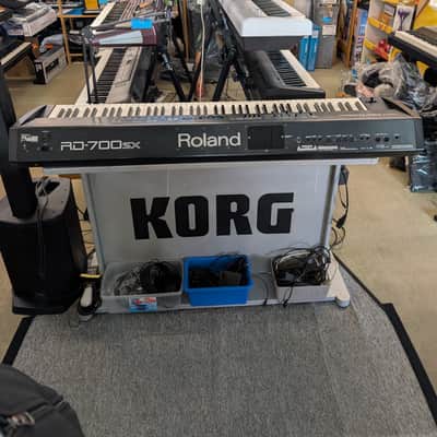 Roland RD-700SX 88-Key Digital Stage Piano image 8