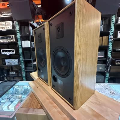JBL 2800 2-Way Bookshelf Speakers 100 Watts image 4