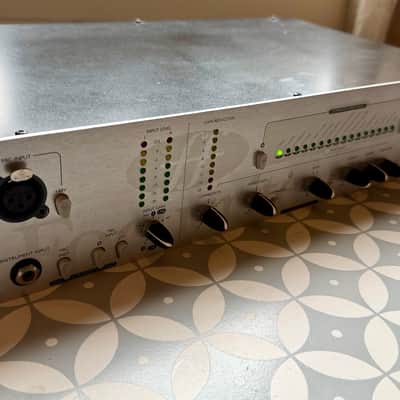 Focusrite Platinum Penta Preset Stereo Compressor with Mic Pre image 2