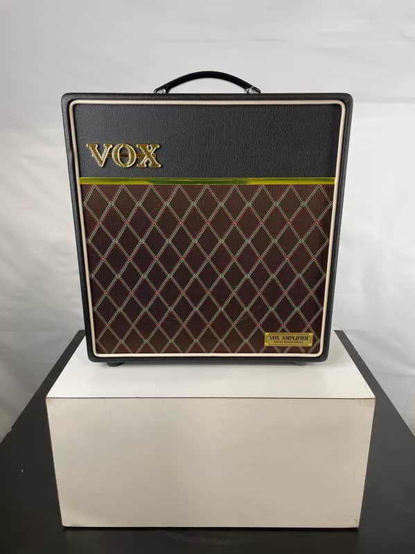 Vox AC4HWR1 Handwired Electric Guitar Tube Combo Amplifier, 4W, Black image 1