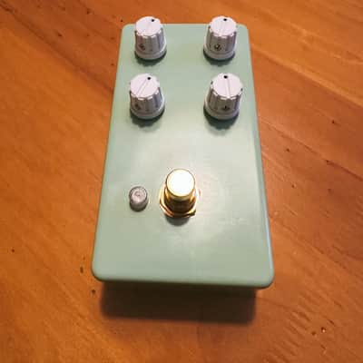 Hardware Fixations MK1 (Tascam Portastudio 424 MkI preamp pedal) 2025 - Sage green powdercoating image 3