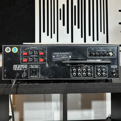 Marantz Model 2218 18-Watt Stereo Solid-State Receiver 1978 - 1979 - Silver with Wood Case image 7