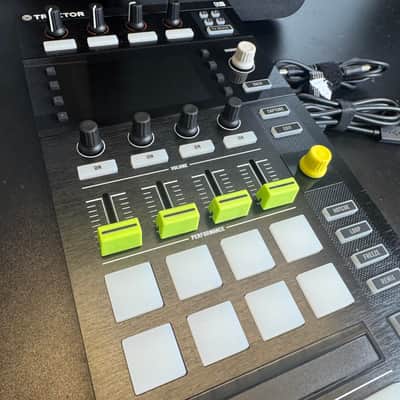 Native Instruments Traktor Kontrol D2 2010s - Black image 5