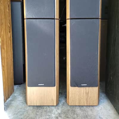 Bic Venturi V830 speakers in excellent condition - 1980's image 2
