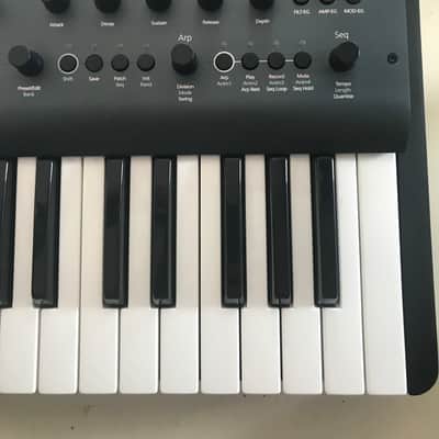 Modal Electronics Argon8 8 Voice 37-Key Wavetable Synthesizer in mint condition with power supply. image 4