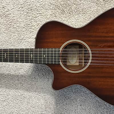 Taylor 562 CE 12 Fret 2017 - Gloss-Body Satin-Neck image 2