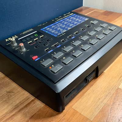 Akai Remix 88 (S20) Black Lo-Fi Sampler Maxed 16MB Ram image 2