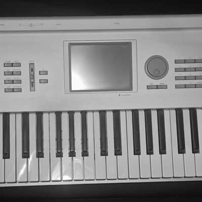 Korg Triton 61-Key Musical Workstation and Synth