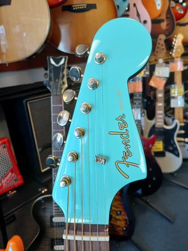 Fender Malibu Player AQS WN Acoustic-Electric Guitar w/ Hard Case