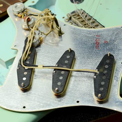 Fender Custom Shop 1960 Stratocaster Relic Sonic Blue 2001' image 16