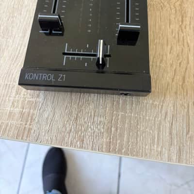 Native Instruments Traktor Kontrol Z1 2010s - Black image 4