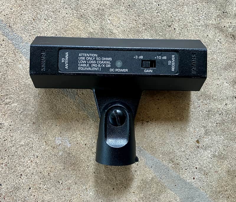 Shure UA834WB In-Line Antenna Amplifier (470 - 902 MHz)