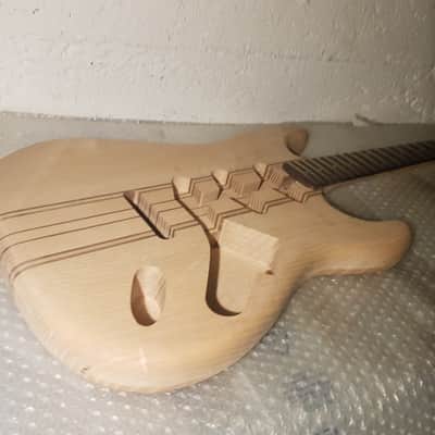 1981 NECK THROUGH SWAMP ASH BODY DESIGN STR*T - made in GERMANY image 10